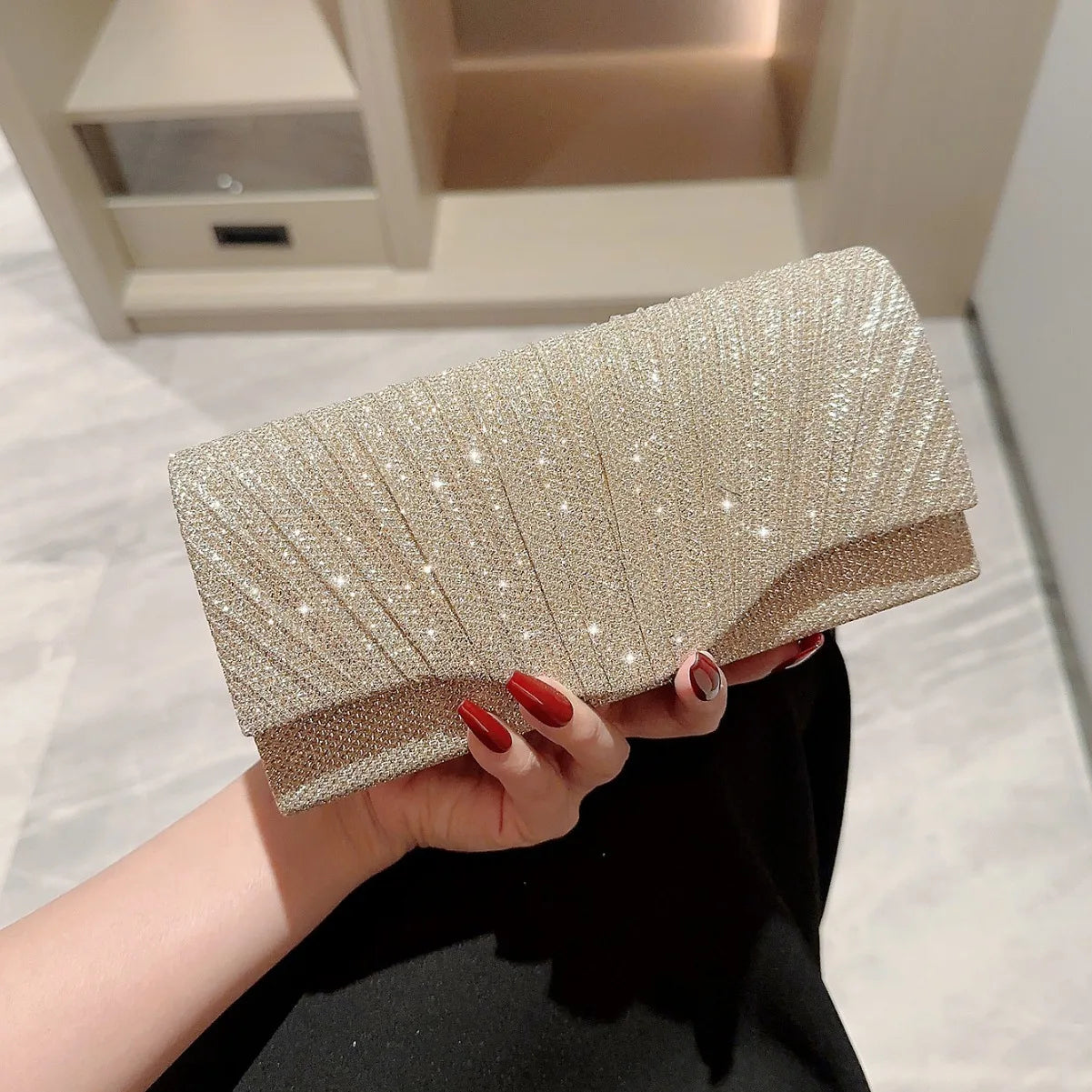 Elegant Silver Glitter Clutch Bag with Chain Strap – Perfect for Weddings, Parties & Evening Events