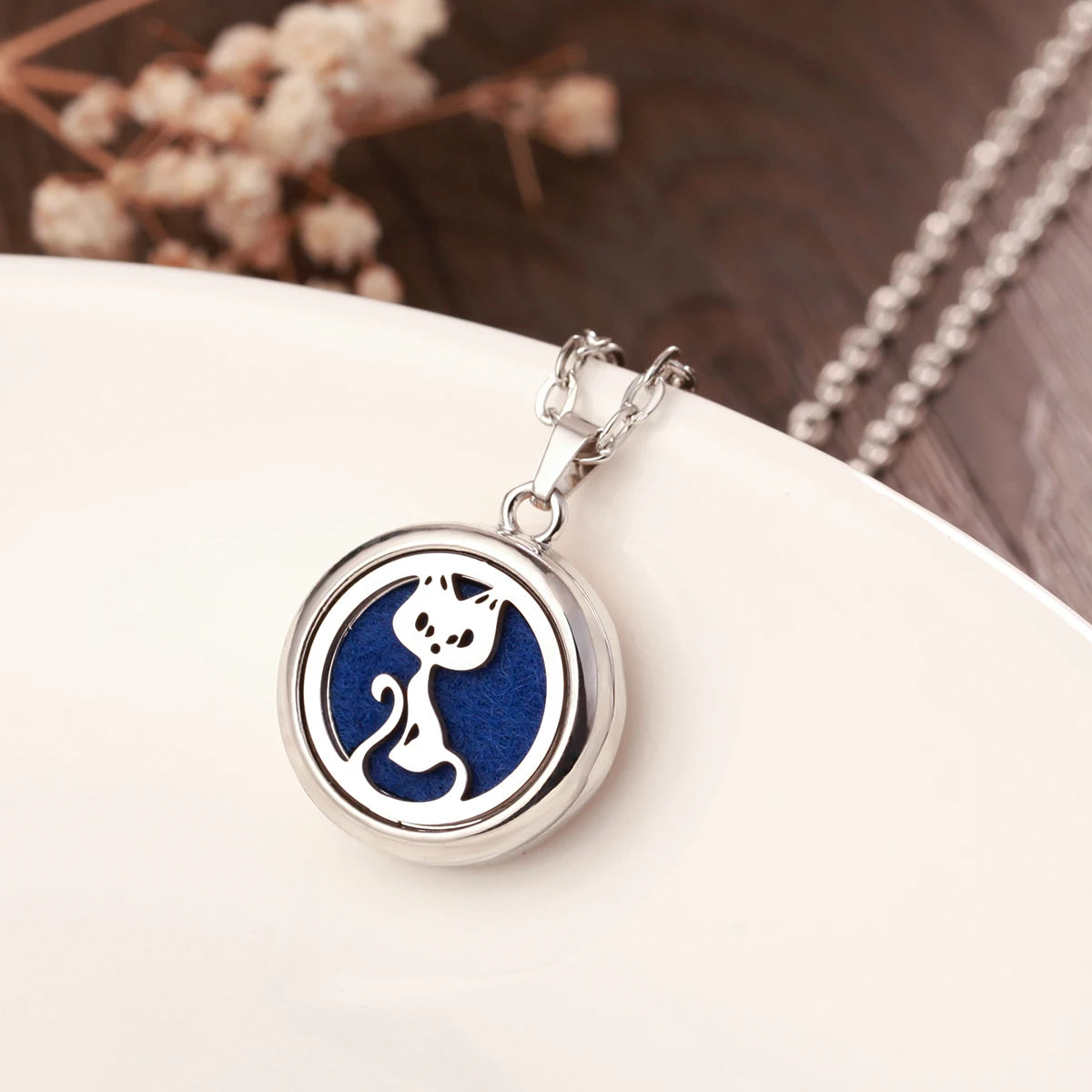 Tree of Life Aromatherapy Necklace - Essential Oil Diffuser Locket Pendant for Women - Aroma Jewelry Gift