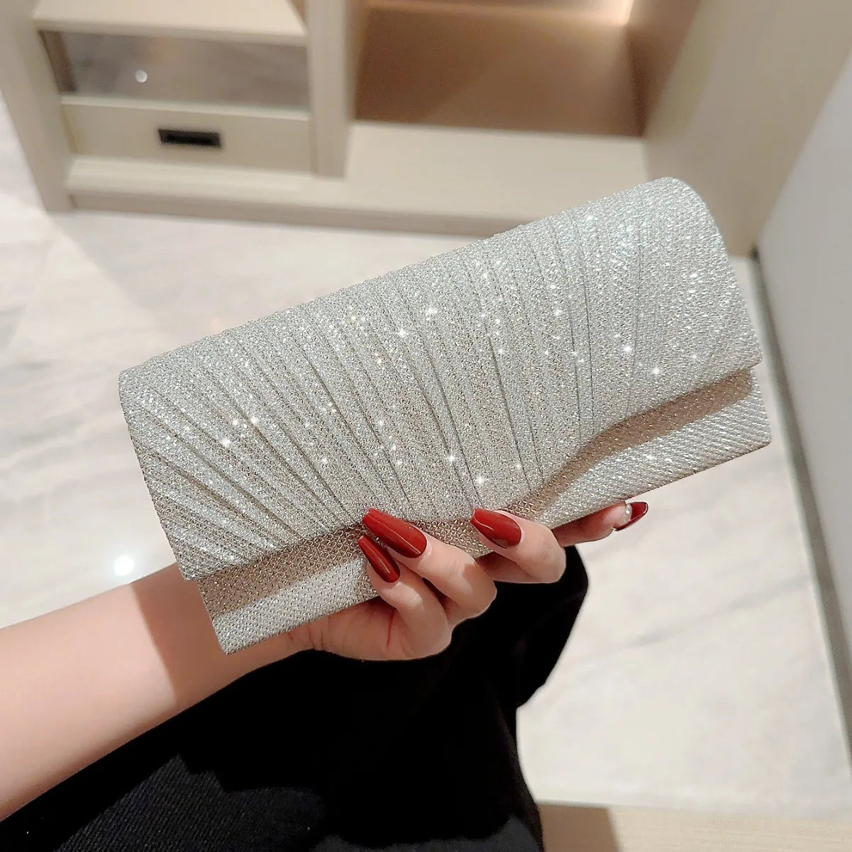 Elegant Silver Glitter Clutch Bag with Chain Strap – Perfect for Weddings, Parties & Evening Events